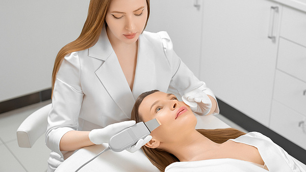 Ультразвуковая чистка лица: что это и кому подходит